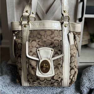 White/tan vintage canvas tote